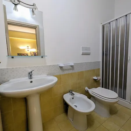 E&g Private In *