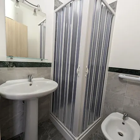 E&g Private In